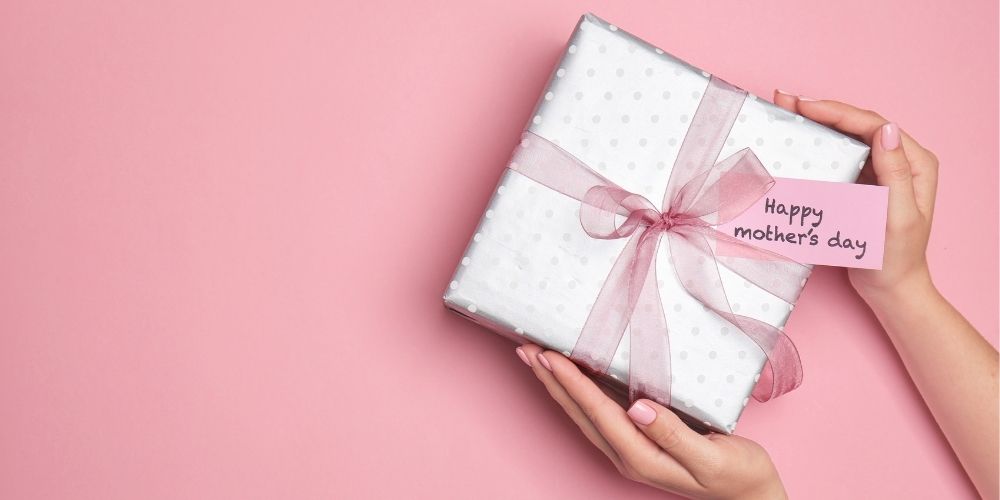 Top 10 tech gifts for mom on Mother's Day 2021 - Mogix Accessories Blog